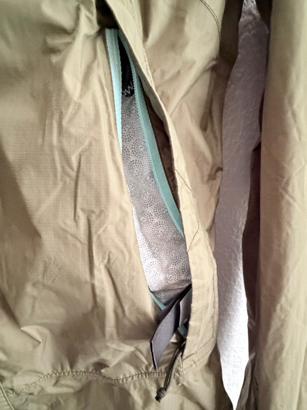 The North Face Venture HyVent 2.5L Rain Jacket with Mint Green Accents Medium - Picture 6 of 14